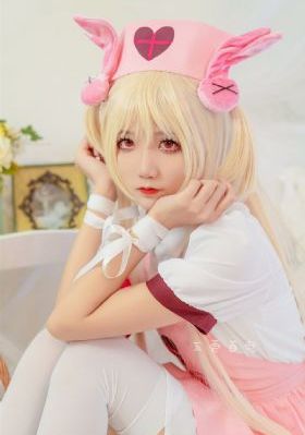 蜜桃臀美女啪啪一区二区三区_剧情片电影全集观看